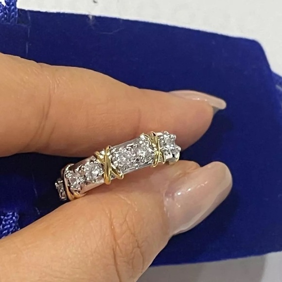 16 Stone Eternity Band - Picture 3 of 13